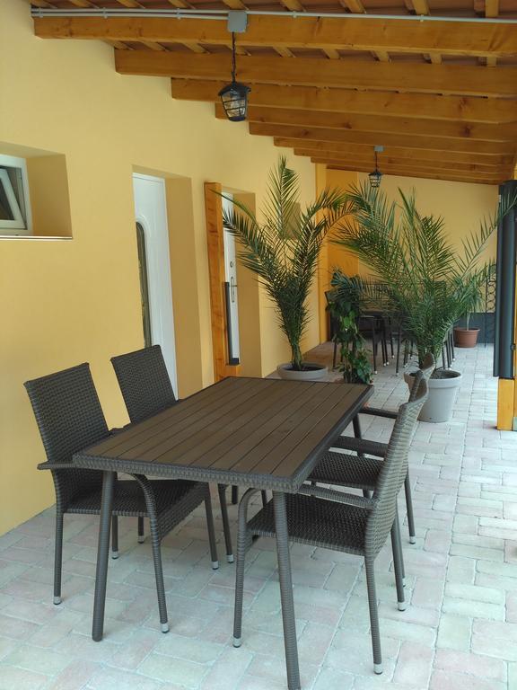 Paradise Apartmanház Eger Exterior foto